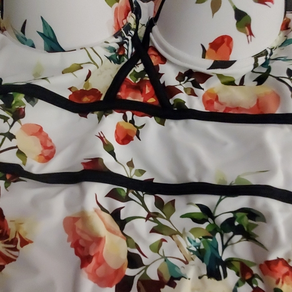 CupShe Floral one piece swimsuit - Picture 3 of 8